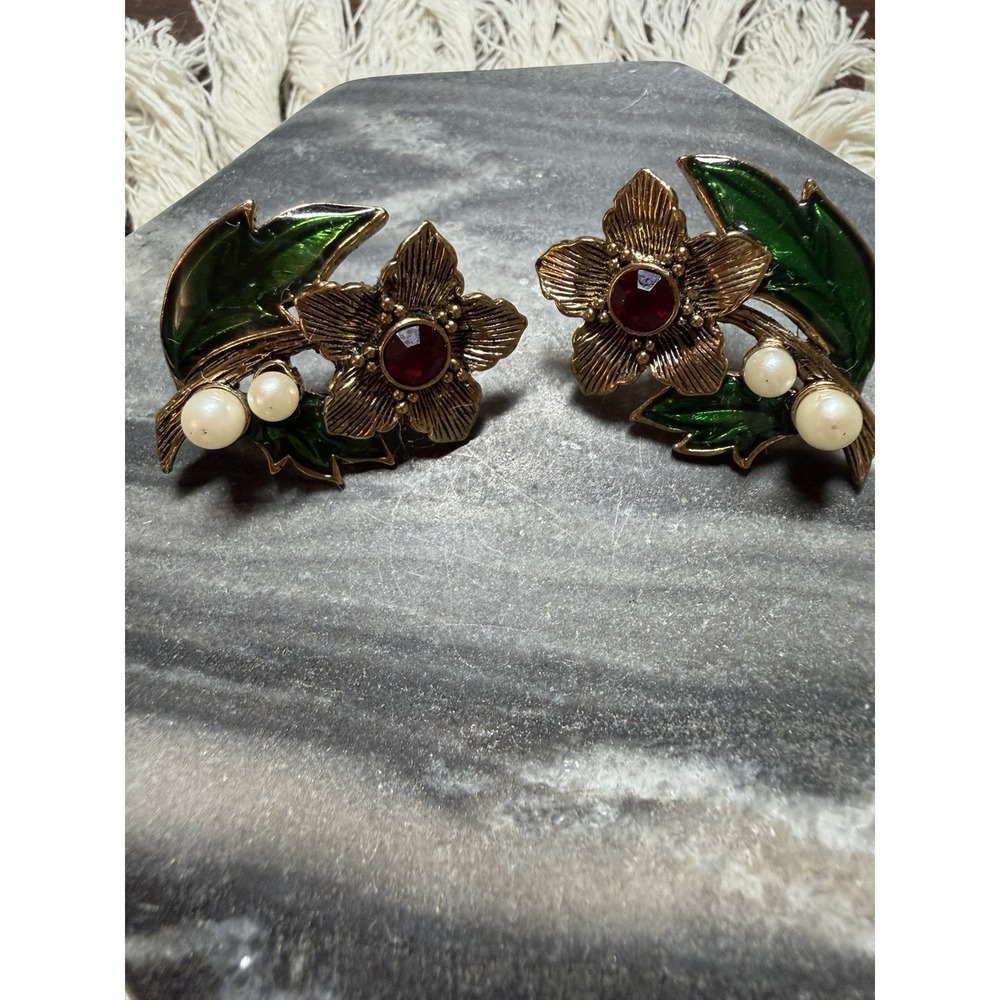 Vintage AVON green enamel FLOWER EARRINGS-faux Pearl-rhinestones-